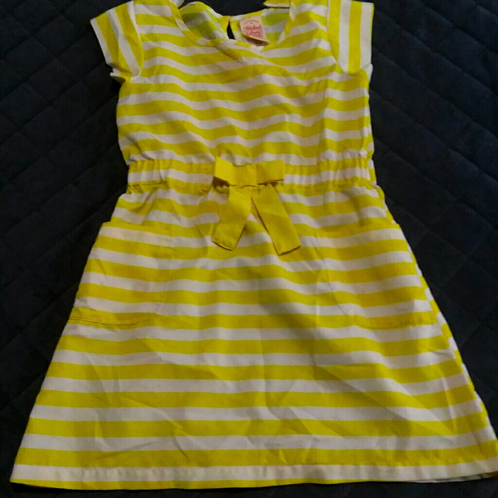 Girls dress